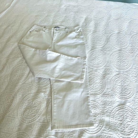 Nine West Women’s White stretch twill Chrystie Capri with slit side hem. Size 14 - Picture 9 of 16